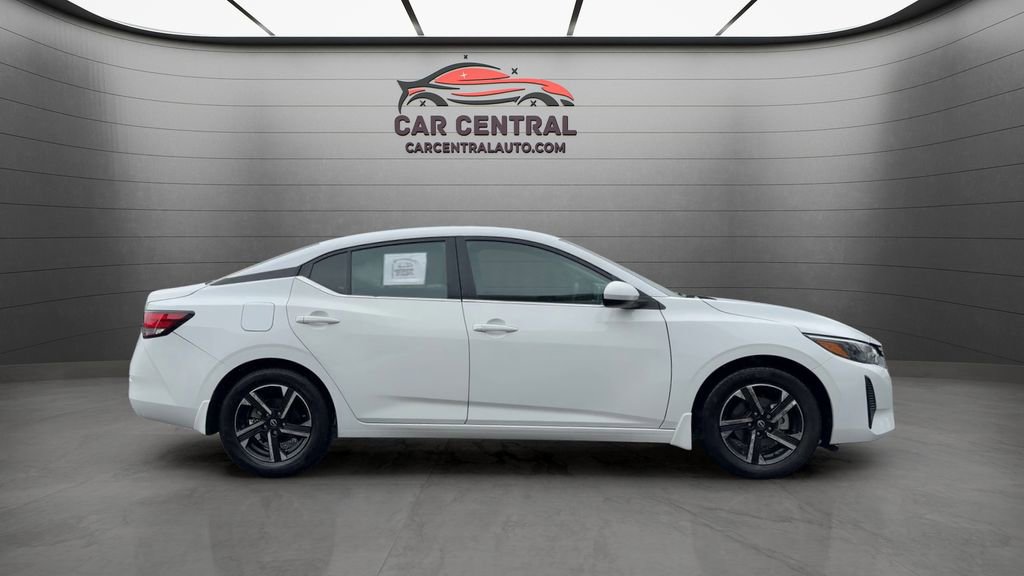 Used 2025 Nissan Sentra SV image 6
