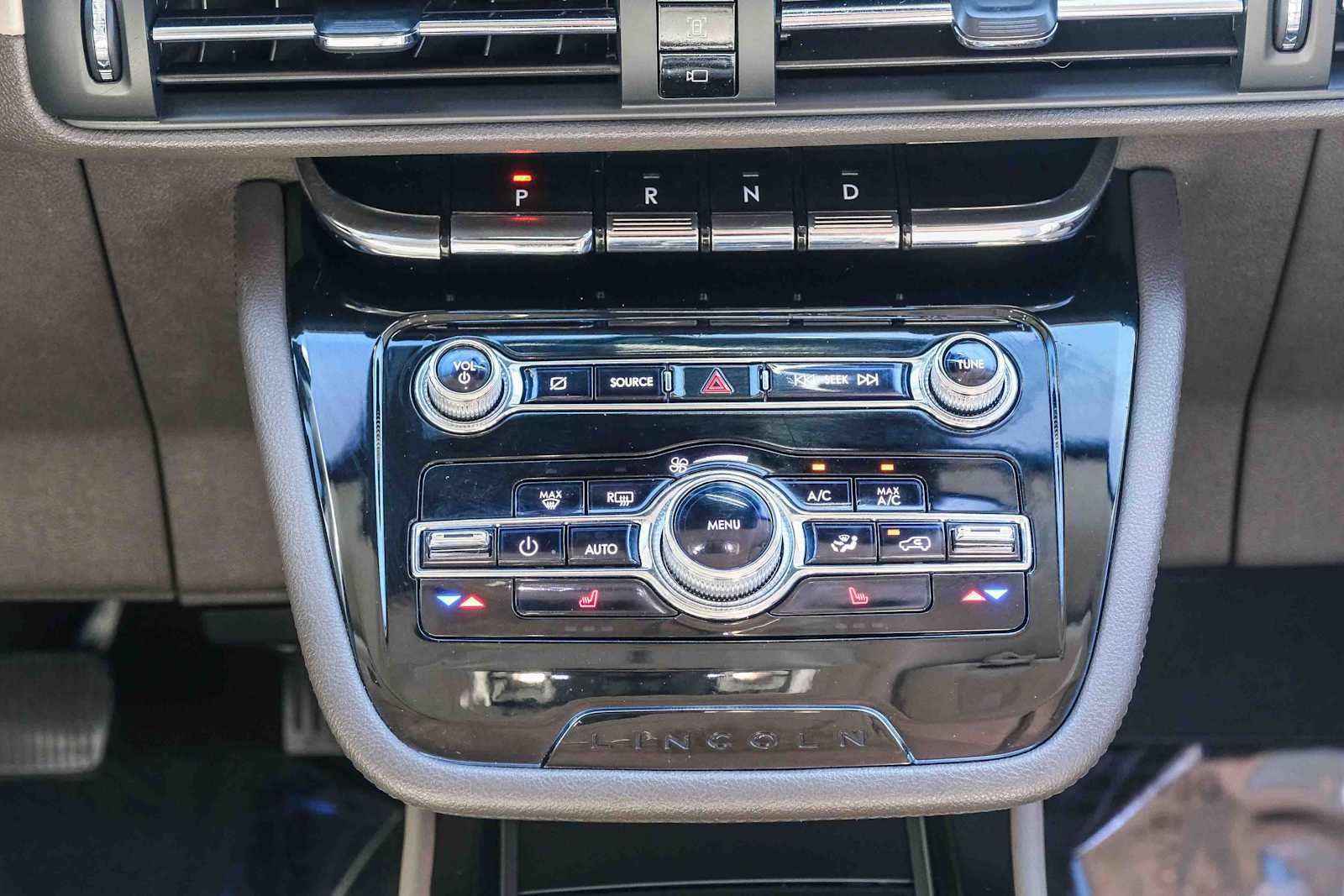 Used 2021 Lincoln Corsair FWD w/ Premium Package image 16