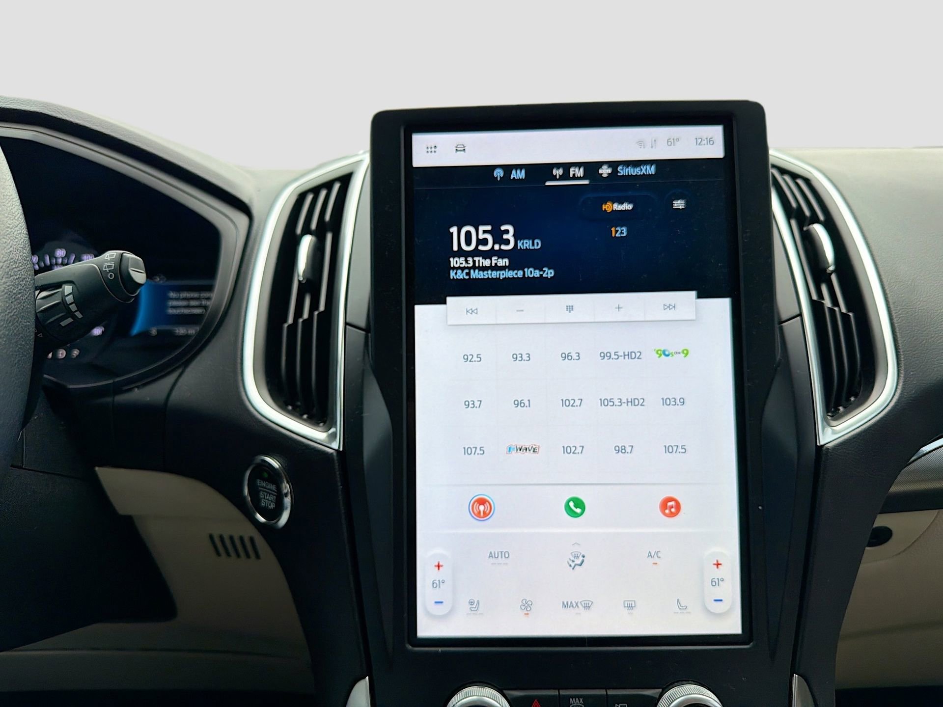 Used 2023 Ford Edge Titanium AWD/4WD image 16