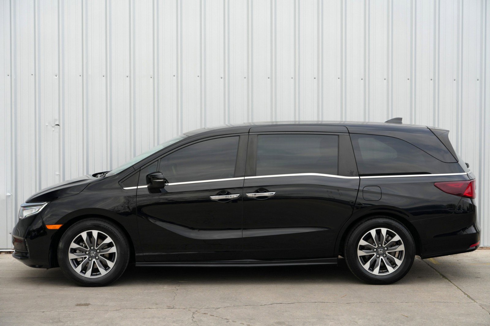 Used 2023 Honda Odyssey EX-L image 49