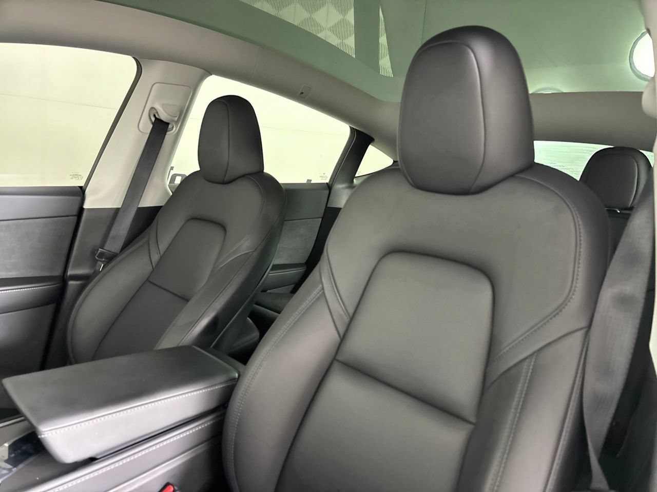 Used 2025 Tesla Model Y Long Range RWD image 7