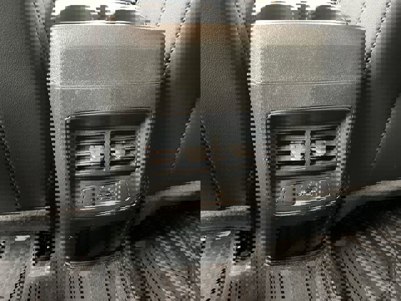 Used 2024 GMC Canyon AT4 w/ Technology Package image 12