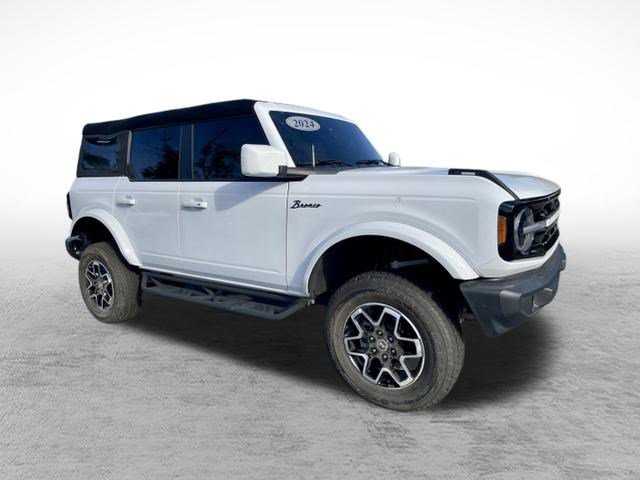 Used 2024 Ford Bronco Outer Banks AWD/4WD image 3