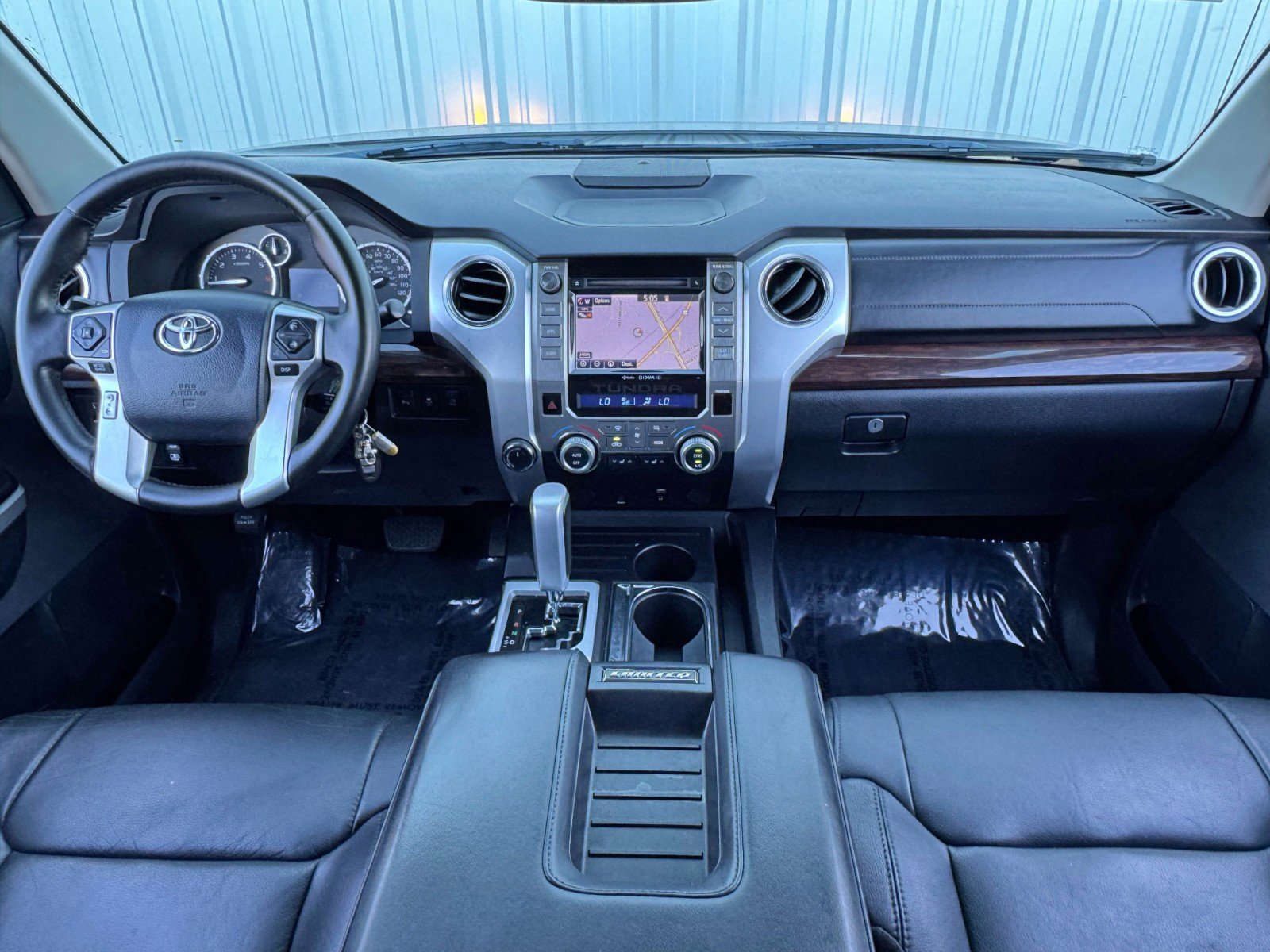 Used 2015 Toyota Tundra Limited w/ Limited Premium Package image 11
