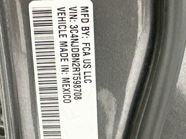 Used 2024 Jeep Compass Latitude AWD/4WD image 32