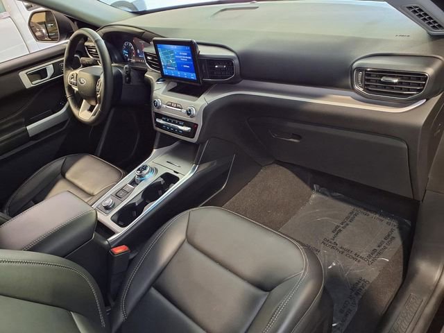 Used 2023 Ford Explorer XLT w/ Equipment Group 202A image 32