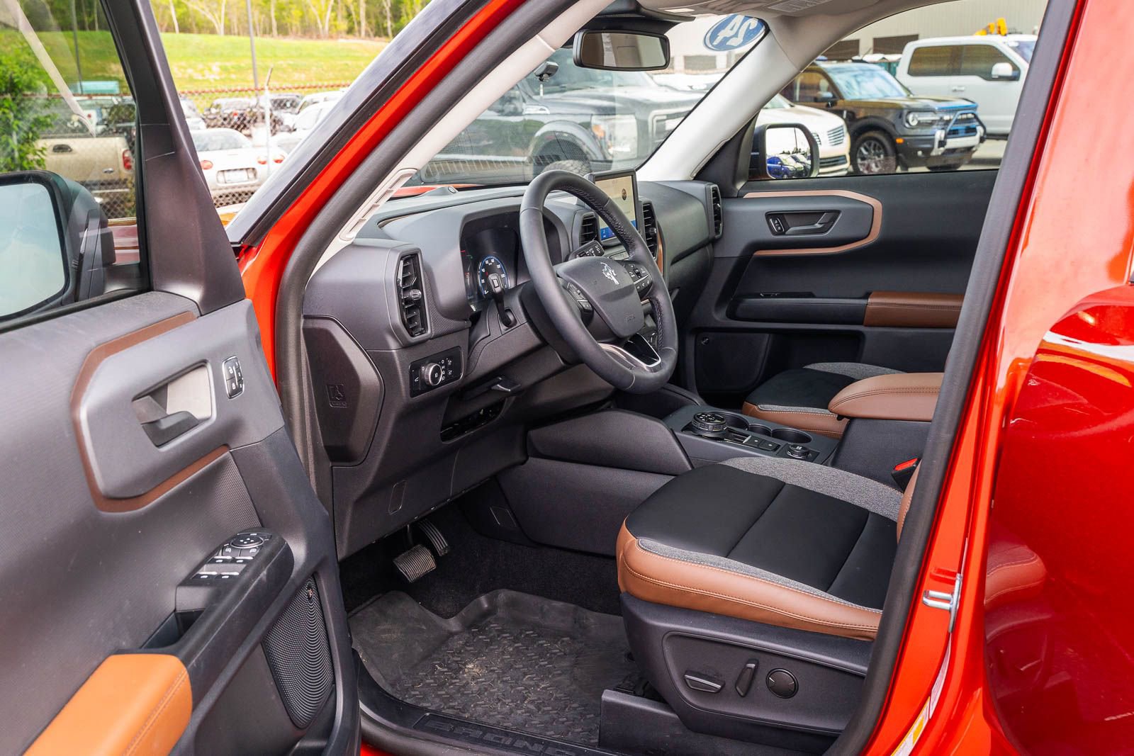 Used 2024 Ford Bronco Sport Outer Banks w/ Tech Package image 22