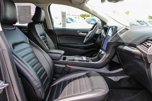 Used 2023 Ford Edge SEL image 16