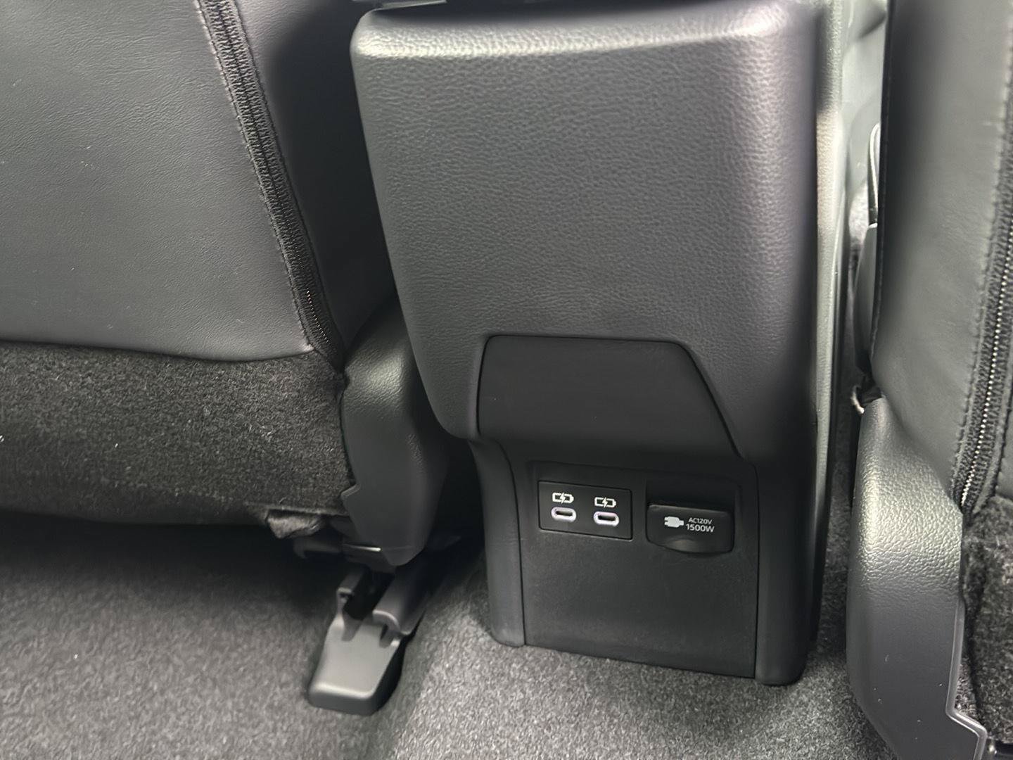New 2027 Toyota Prius Plug-In Hybrid FWD image 14