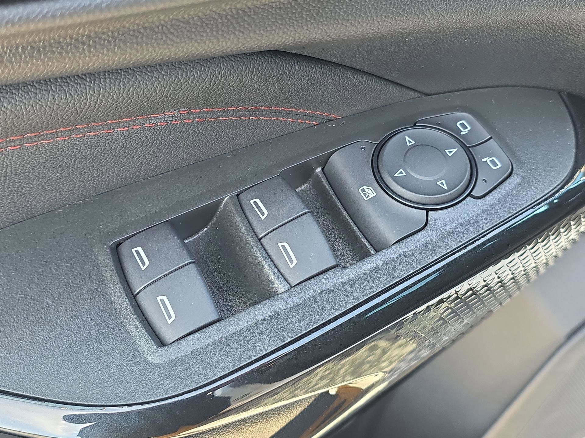 New 2026 Chevrolet Trax RS w/ Sunroof Package image 16