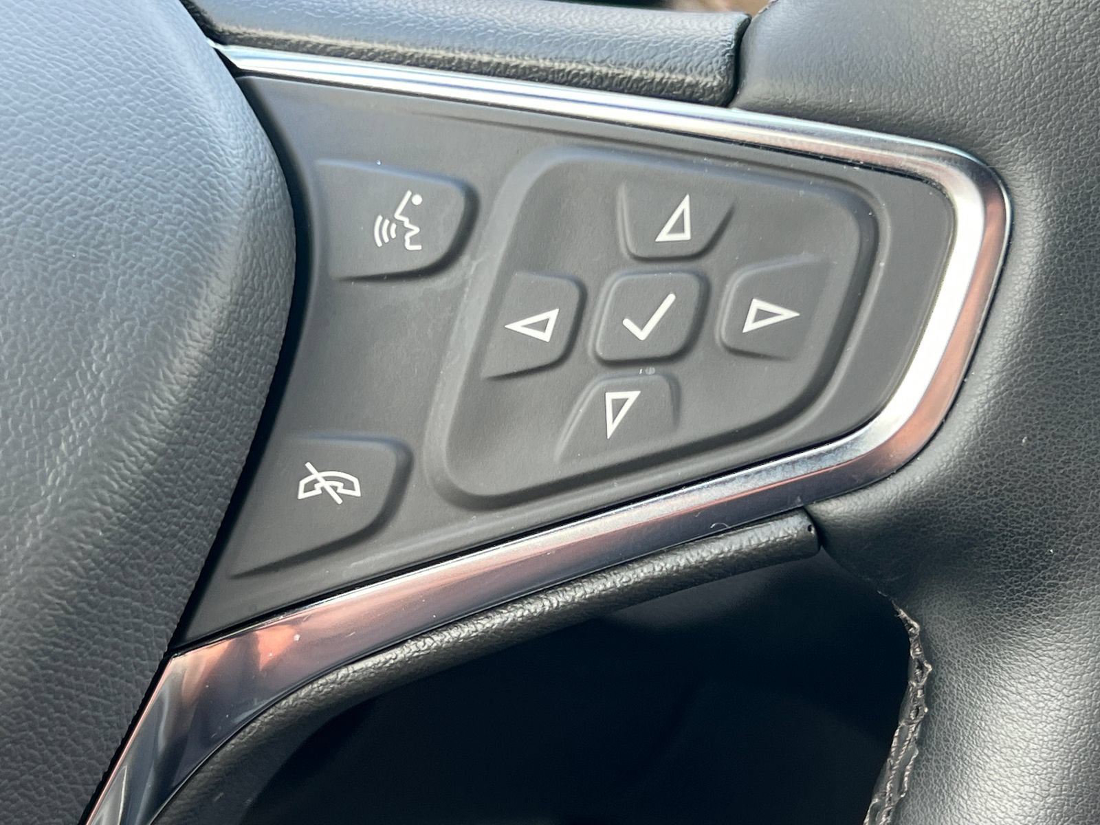 Certified 2024 Chevrolet Equinox Premier FWD image 27
