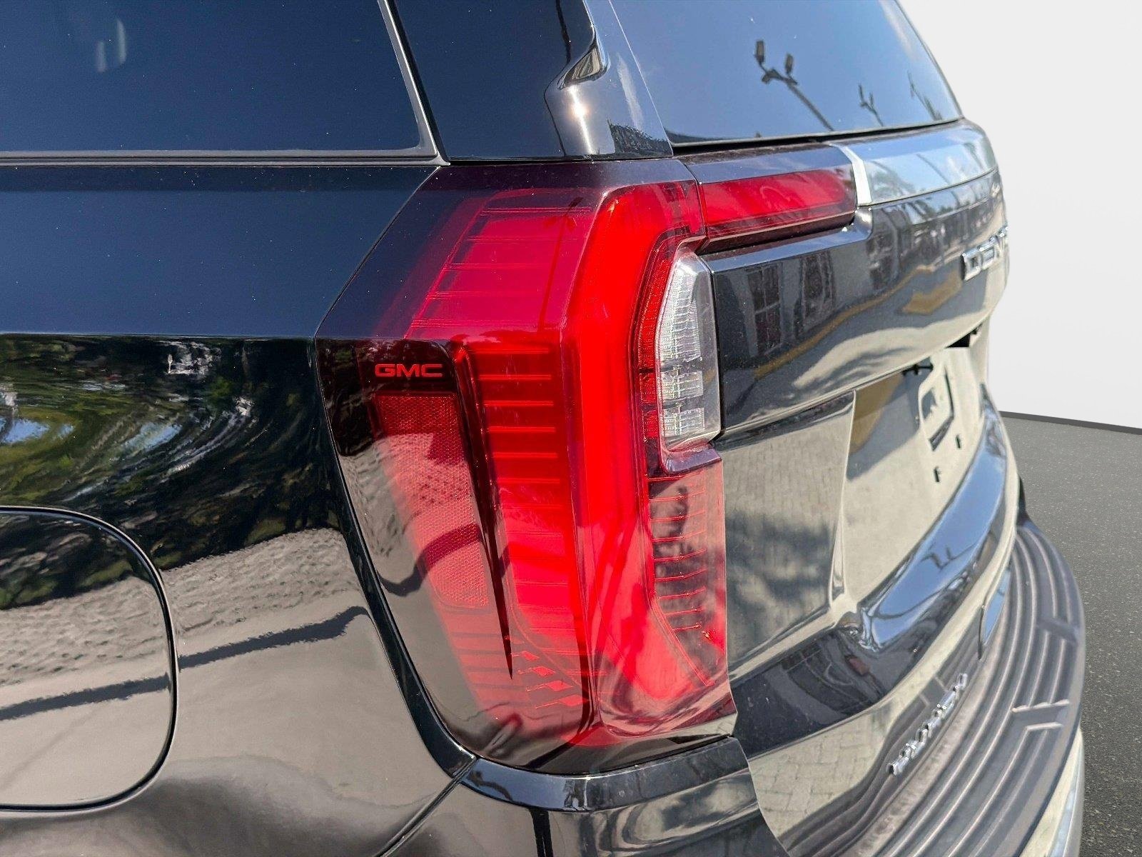 Used 2026 GMC Yukon Denali w/ Advanced Technology Package AWD/4WD image 15