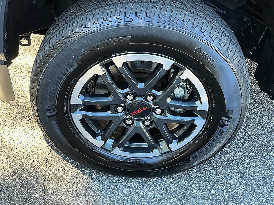 Used 2024 Toyota Tacoma TRD Sport AWD/4WD image 8