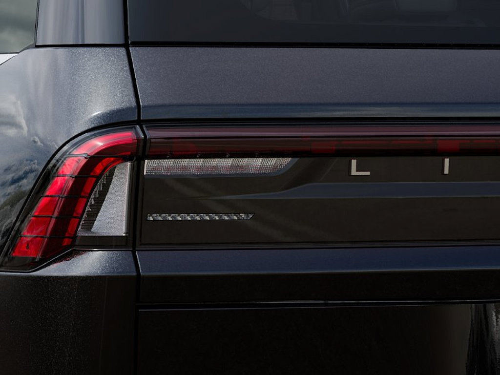 New 2027 Lincoln Navigator Reserve AWD/4WD image 21