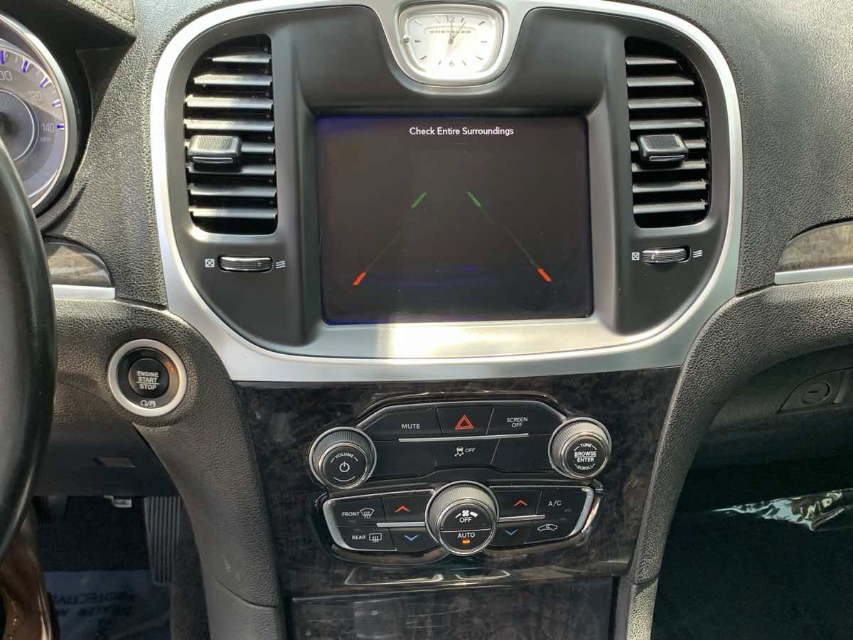 Used 2020 Chrysler 300 Limited image 19