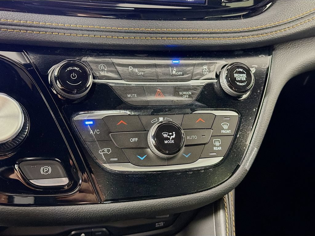New 2027 Chrysler Pacifica Pinnacle w/ Theater Group AWD/4WD image 16