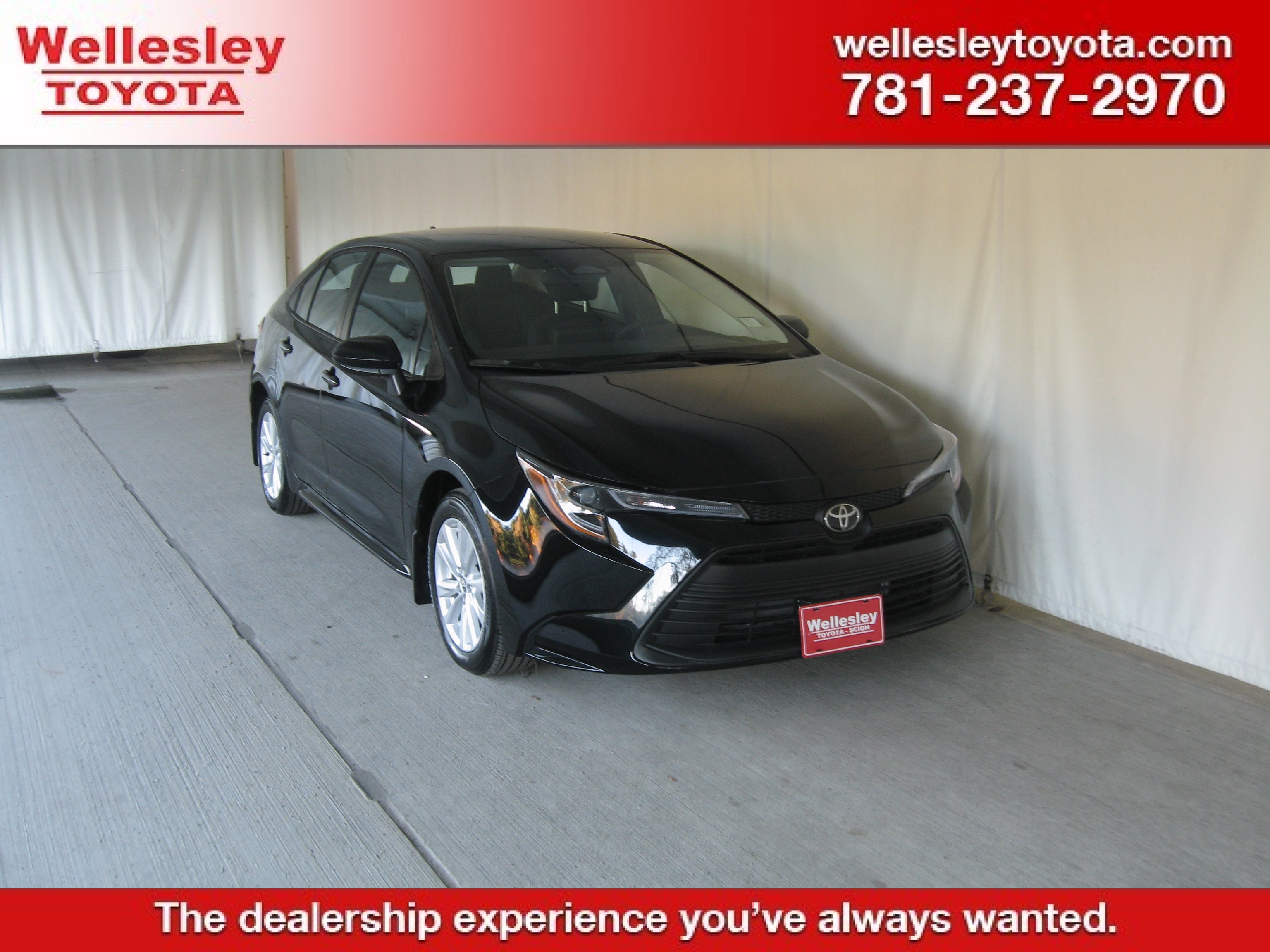 Used 2025 Toyota Corolla LE w/ LE Premium Package image 1