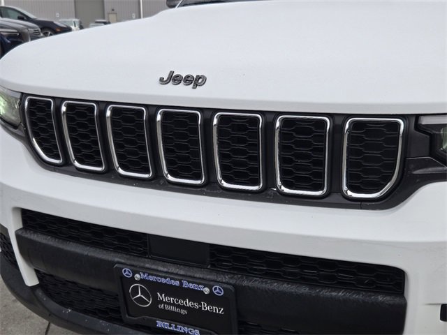 Used 2023 Jeep Grand Cherokee L Laredo image 32