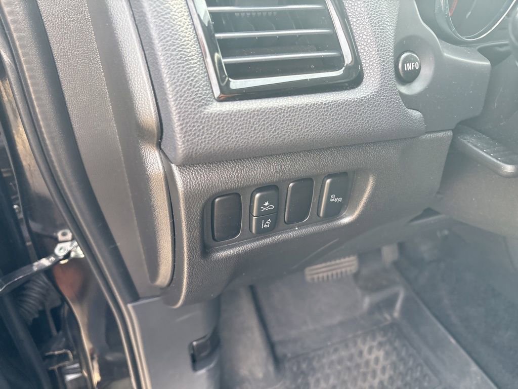 Used 2024 Mitsubishi Outlander Sport SE image 12