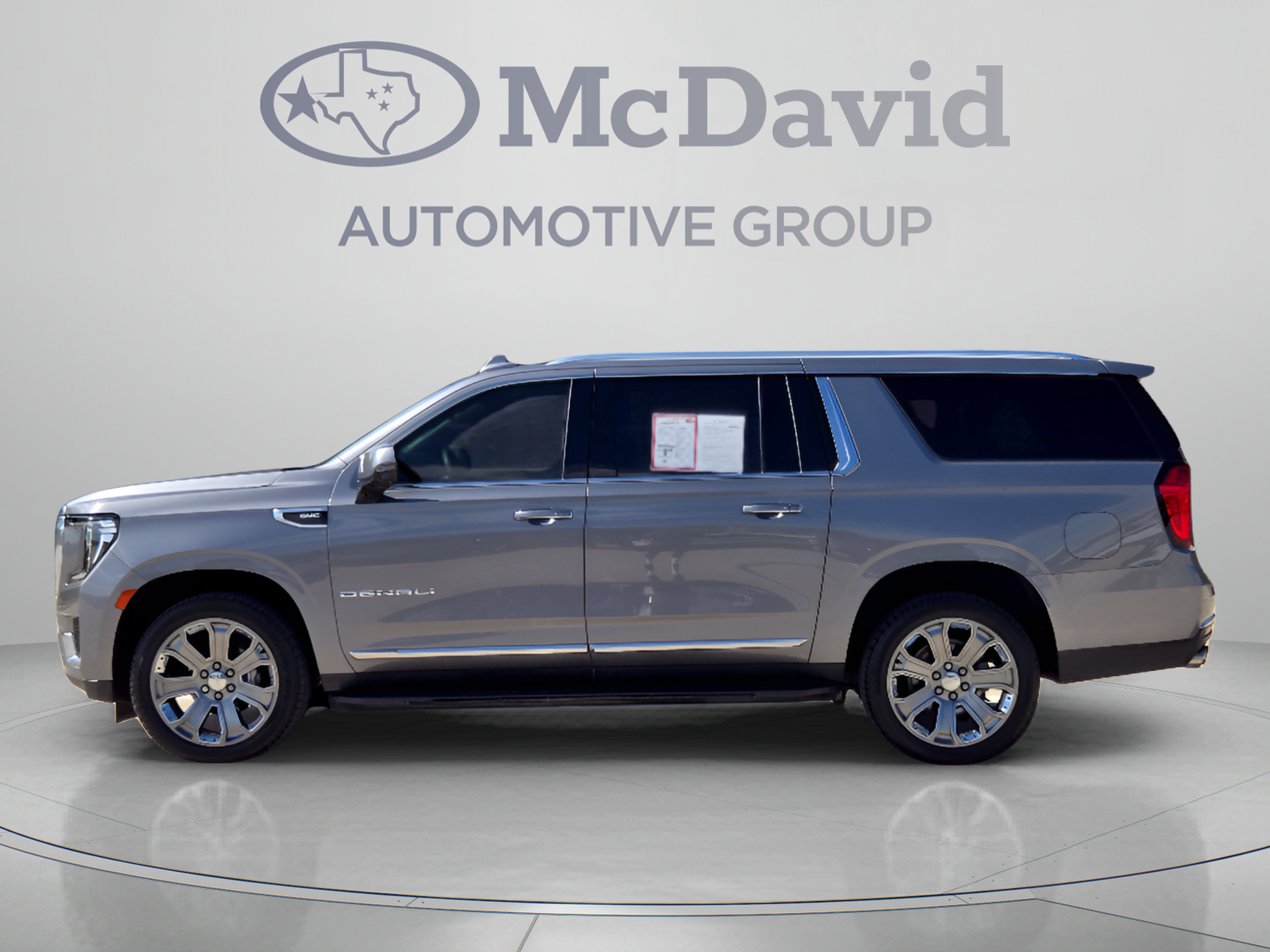 Used 2021 GMC Yukon XL Denali AWD/4WD image 2