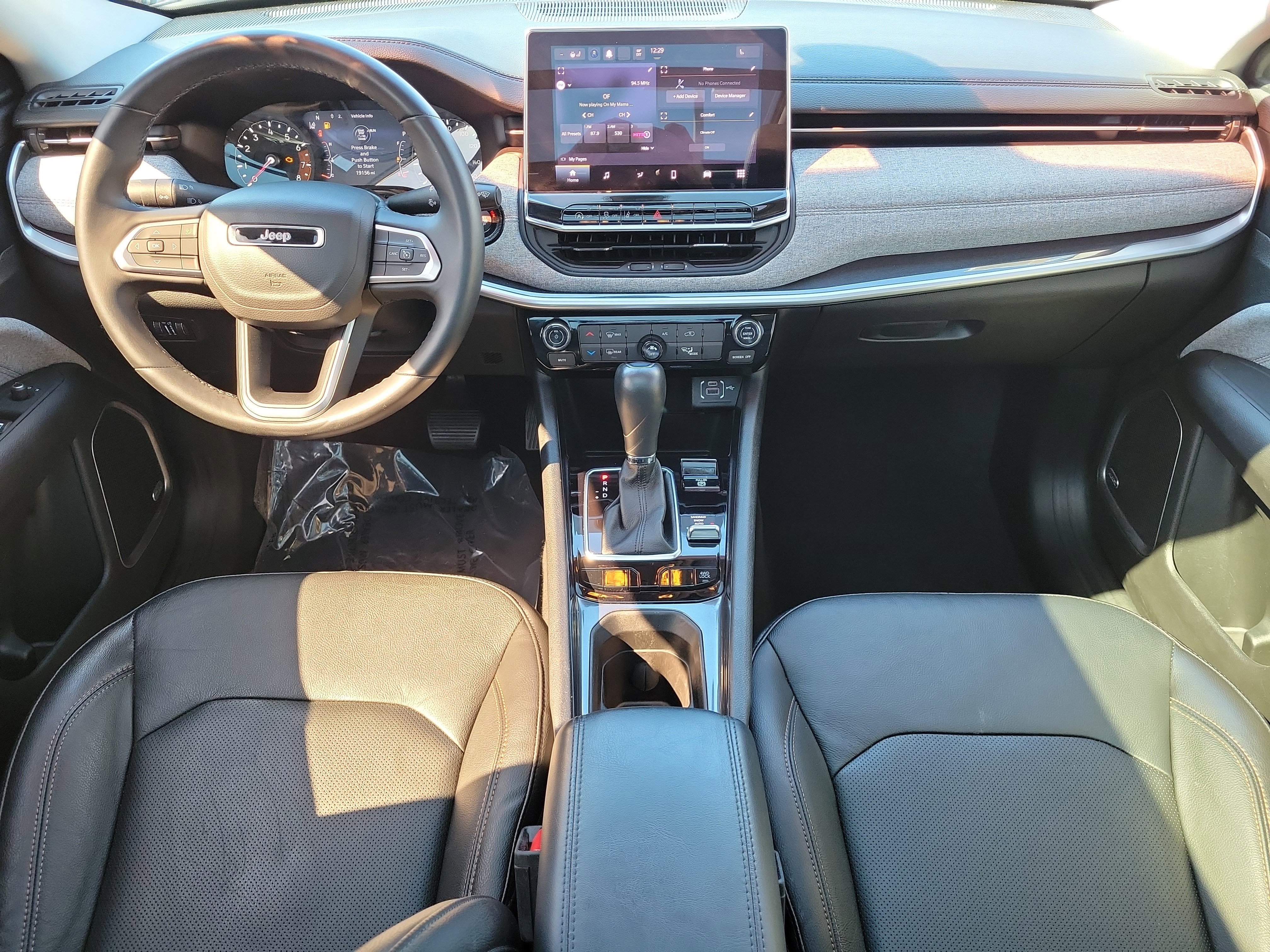 Used 2022 Jeep Compass Latitude w/ Sun and Sound Group image 16