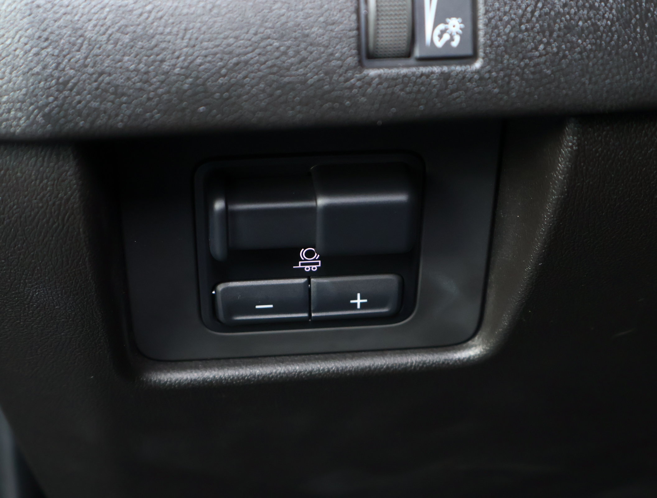 Used 2024 GMC Canyon AT4 w/ Technology Package AWD/4WD image 12