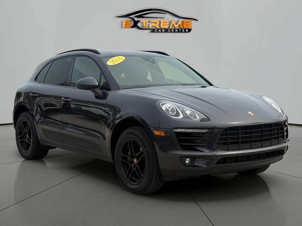 Used 2018 Porsche Macan AWD/4WD image 8