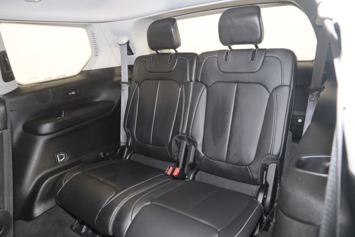 Used 2022 Jeep Grand Cherokee L Limited AWD/4WD image 48
