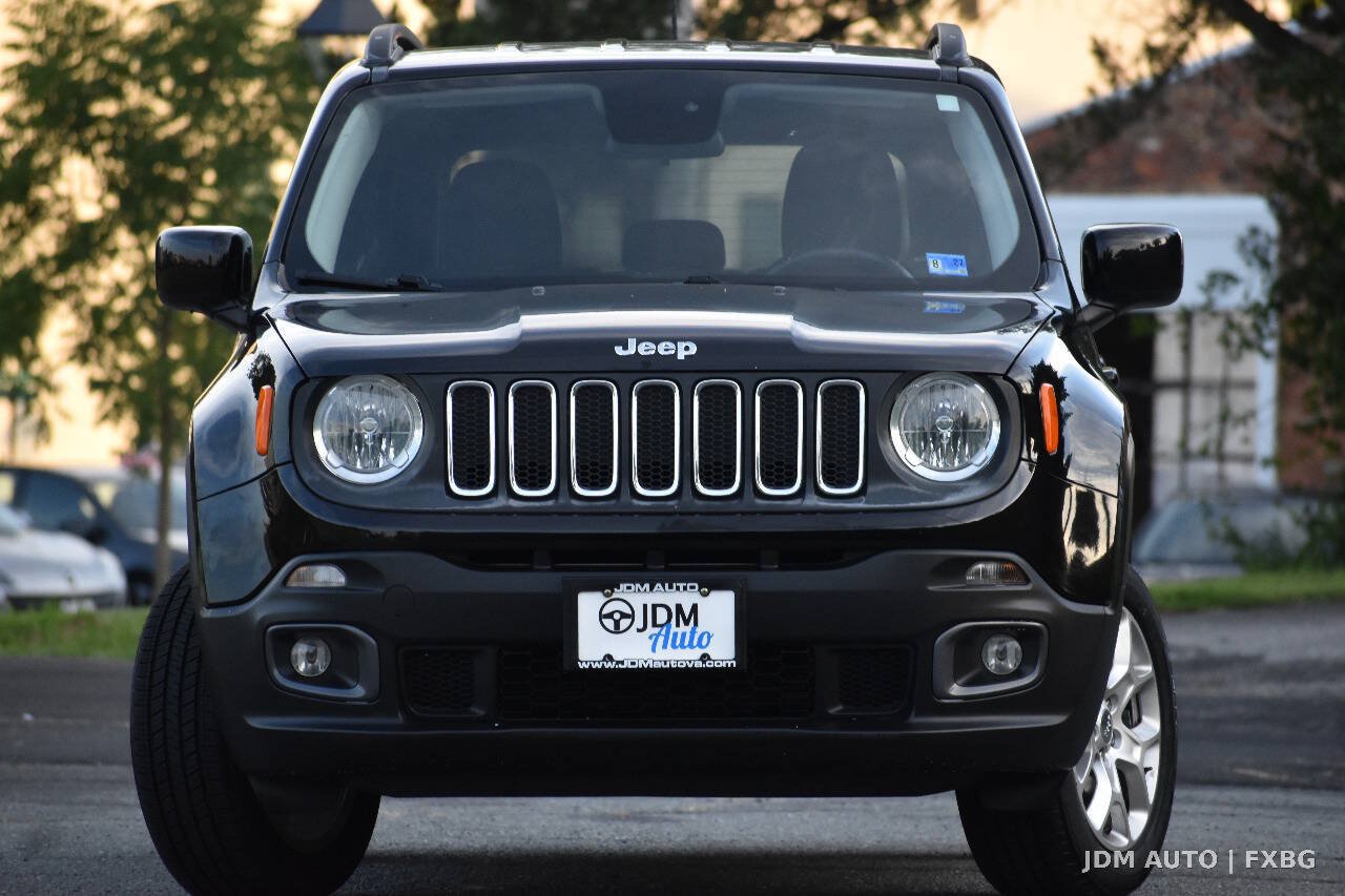 Used 2017 Jeep Renegade Latitude w/ Cold Weather Group AWD/4WD image 3