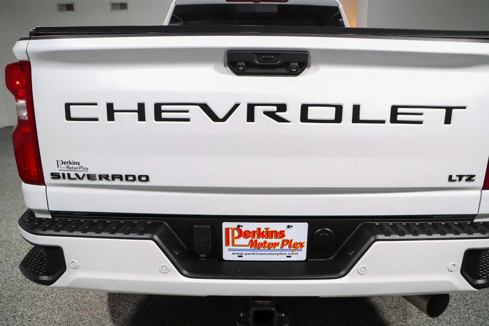 Used 2022 Chevrolet Silverado 2500 LTZ w/ LTZ Plus Package AWD/4WD image 8