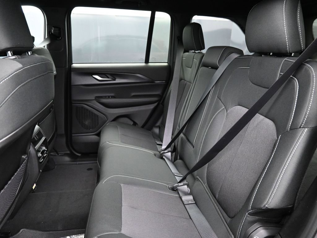 New 2026 Jeep Grand Cherokee Laredo X image 21