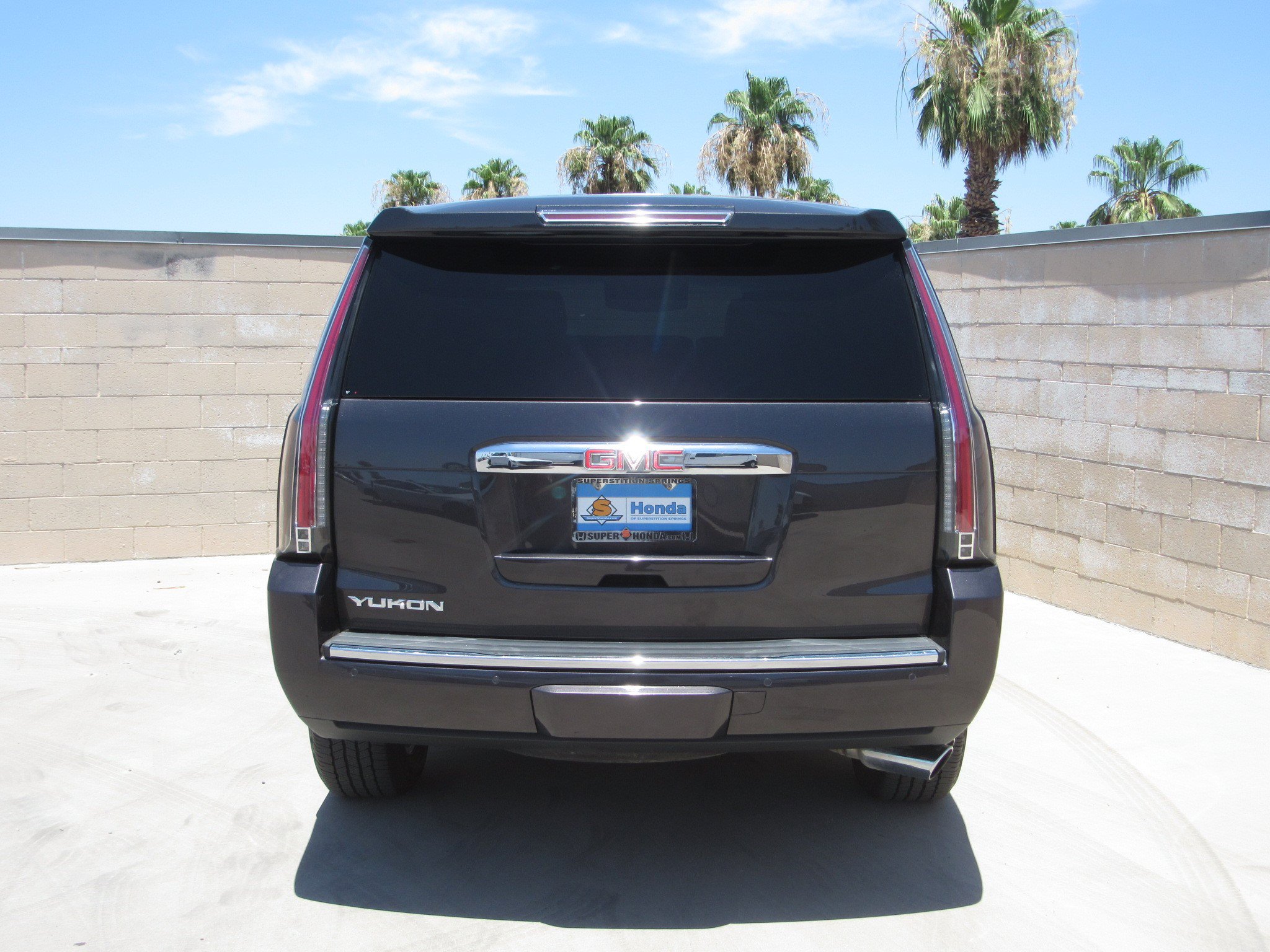 Used 2017 GMC Yukon Denali RWD image 7