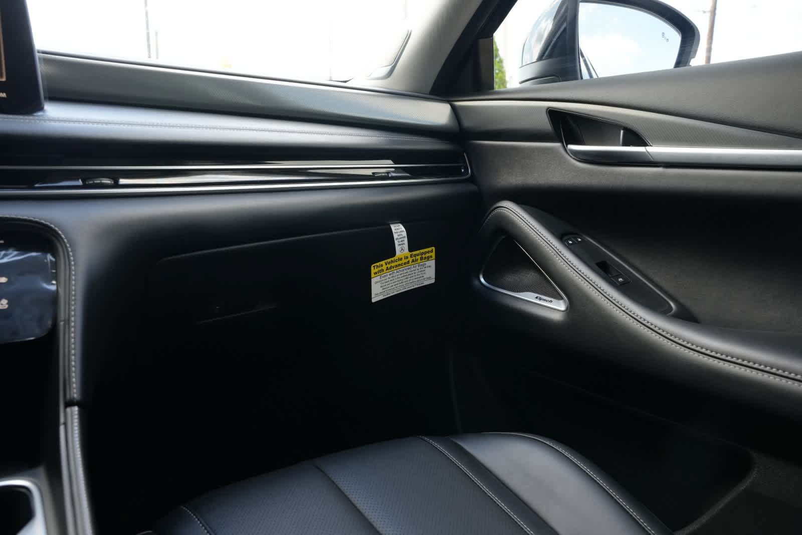 Used 2027 INFINITI QX60 Luxe w/ Cargo Package FWD image 8