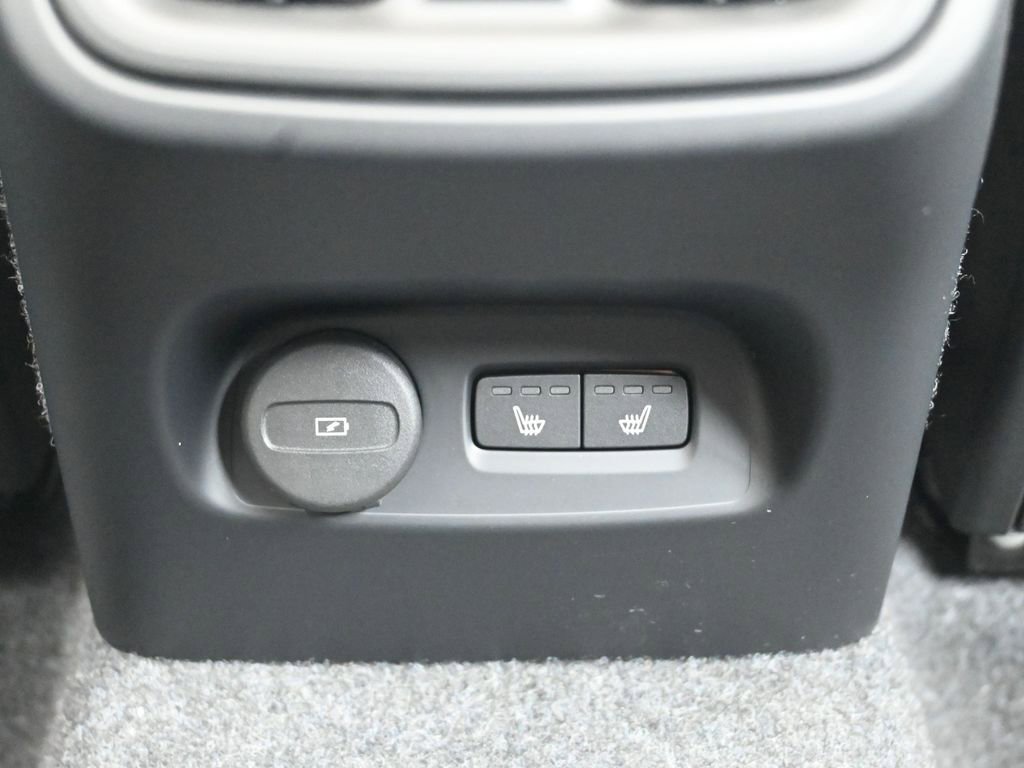 New 2026 Volvo XC40 B5 Ultra w/ Protection Package Premier image 22