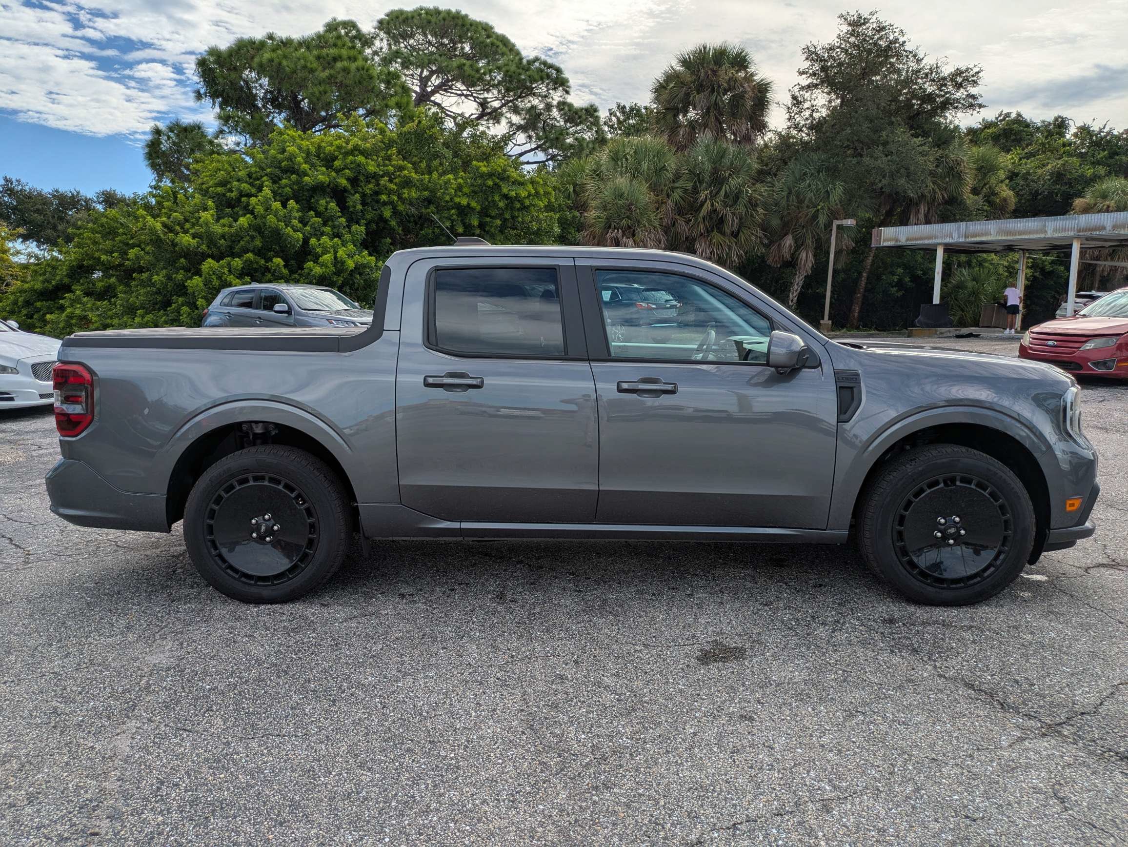 Used 2025 Ford Maverick Lobo AWD/4WD image 3