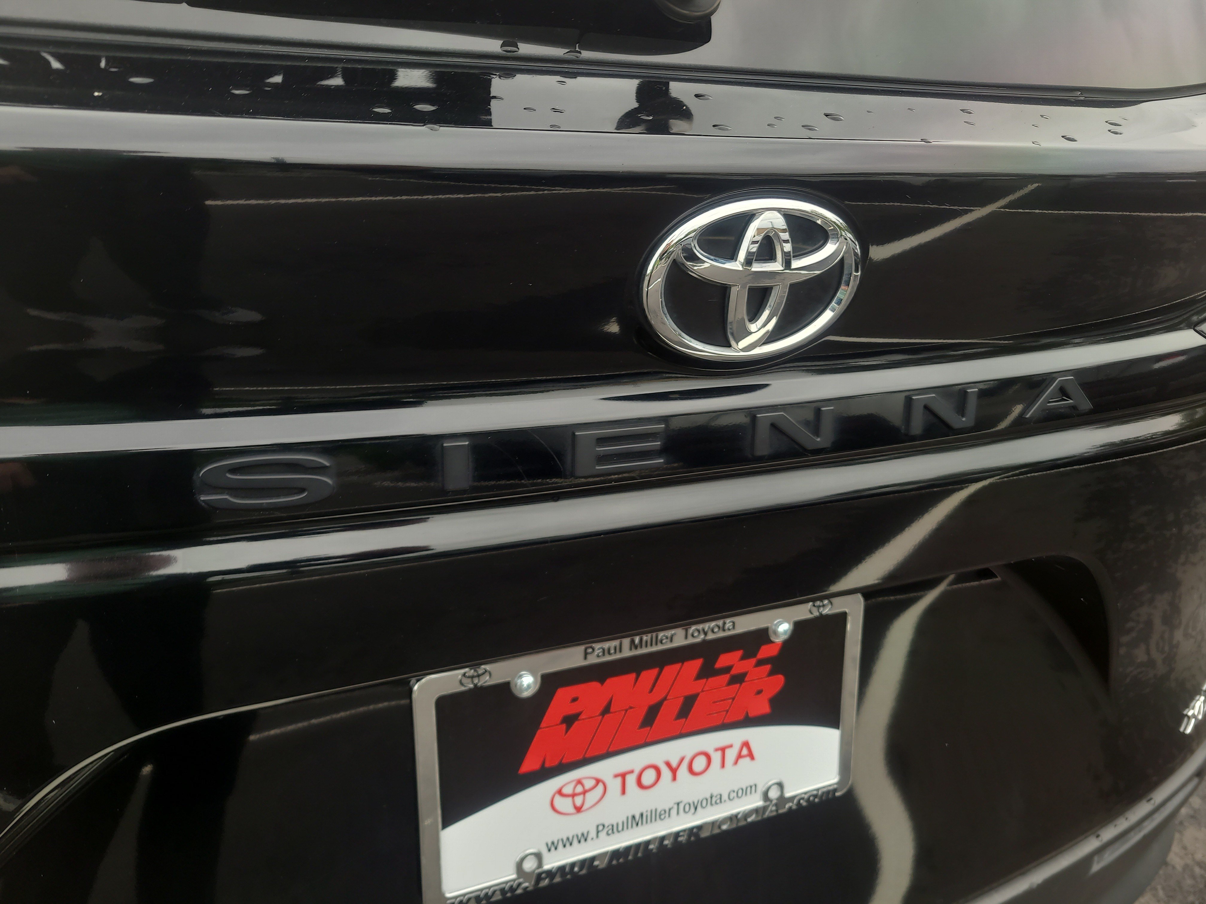 Certified 2026 Toyota Sienna XLE FWD image 30