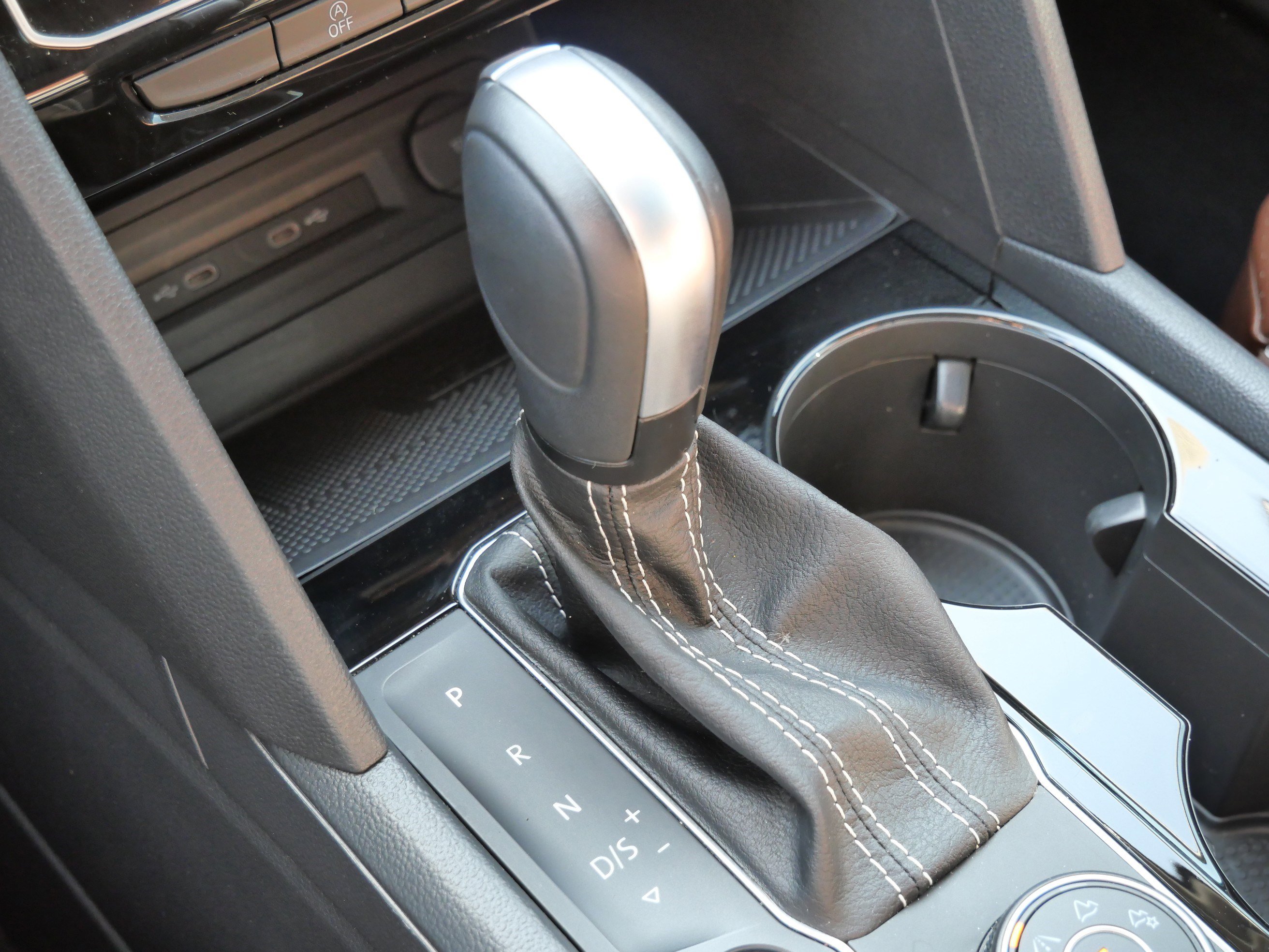 Certified 2022 Volkswagen Atlas SE image 25