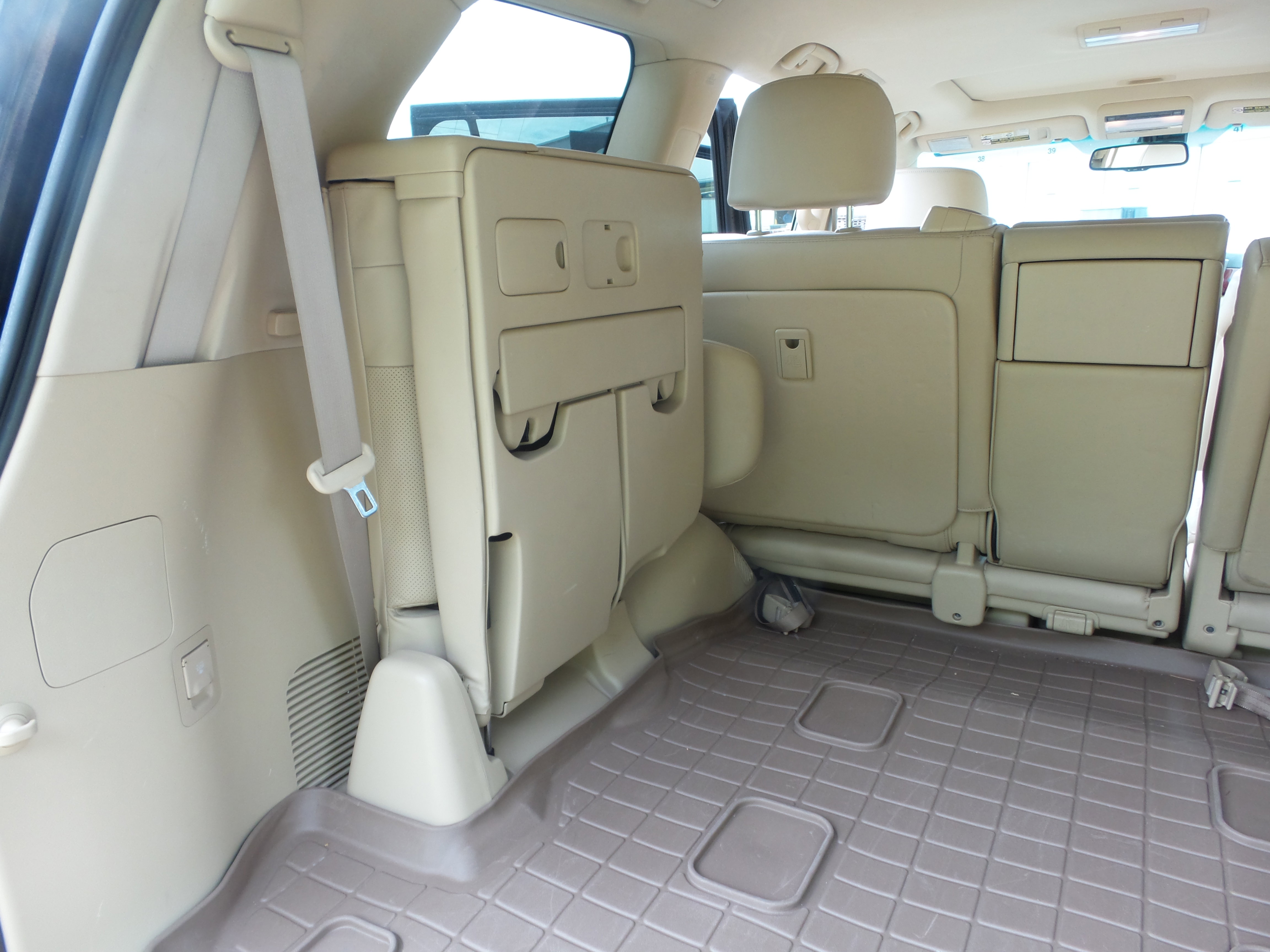 Used 2011 Lexus LX 570 4WD image 63