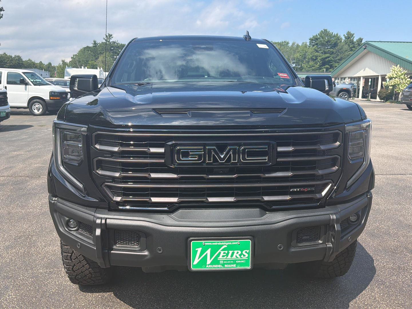 New 2026 GMC Sierra 1500 AT4X w/ LPO, Black Badging Package AWD/4WD image 8