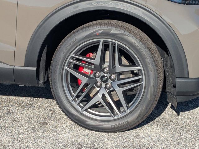 New 2026 Ford Explorer ST w/ Sun And Sound Package image 11