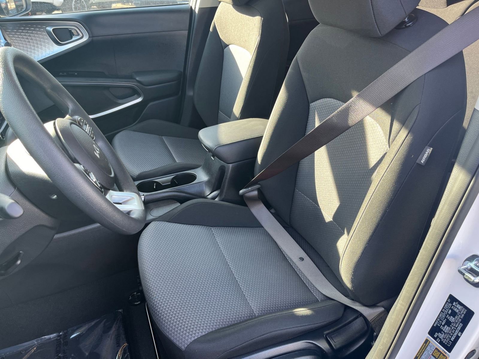 Used 2025 Kia Soul LX w/ LX Technology Package image 32