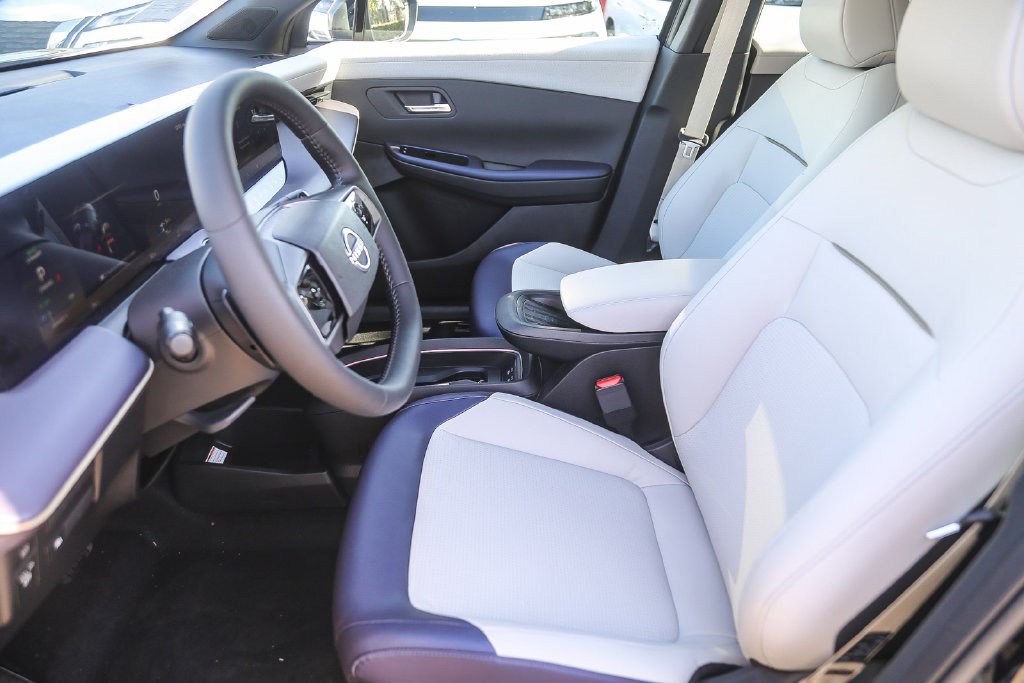 New 2026 Nissan Leaf SV+ w/ Floor Mat Package (SV+) FWD image 18