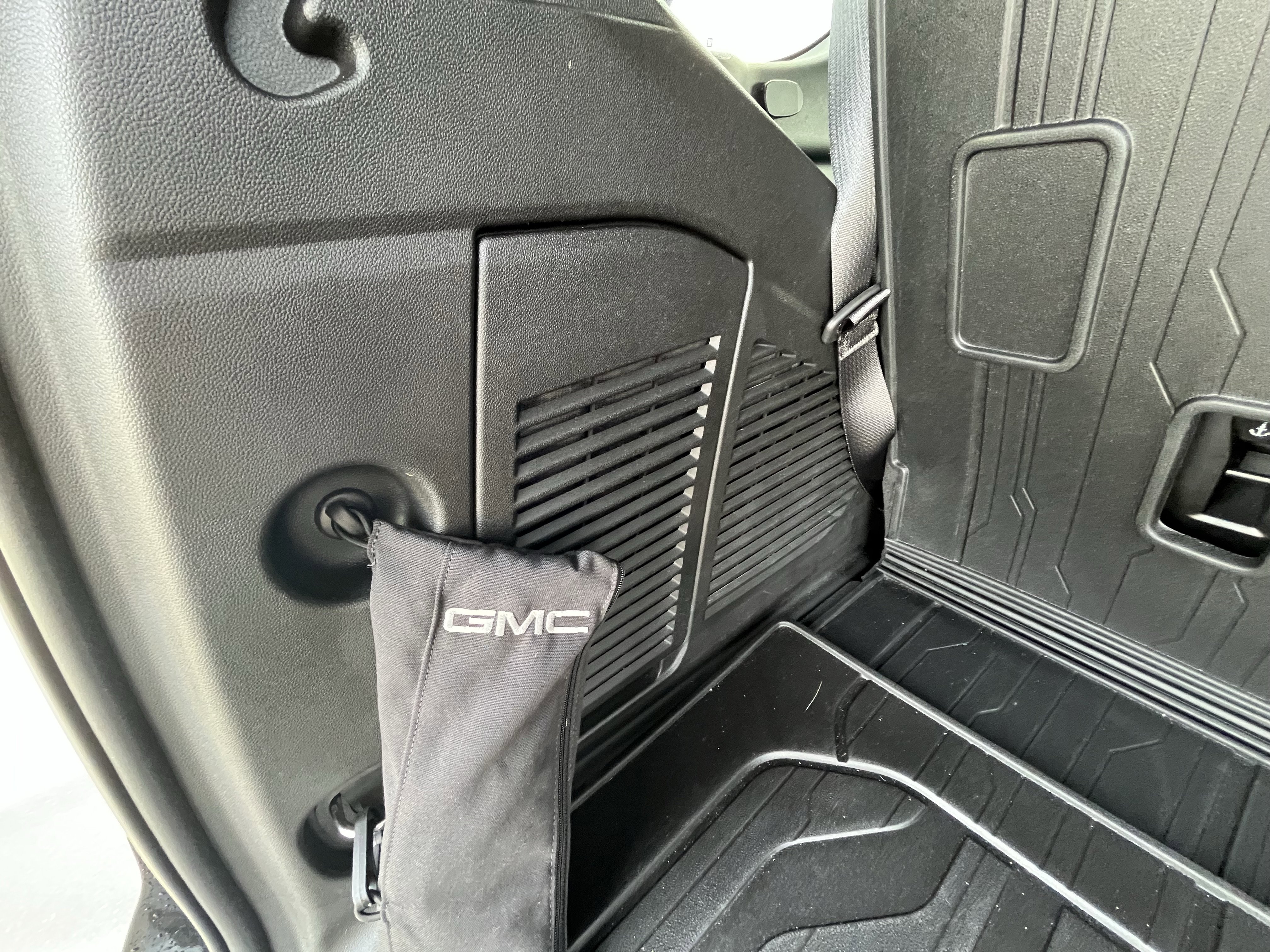 Used 2024 GMC Yukon AT4 w/ AT4 Premium Plus Package image 31