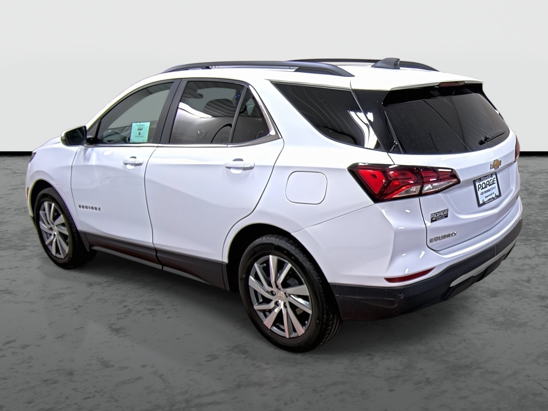 Used 2024 Chevrolet Equinox LT AWD/4WD image 2