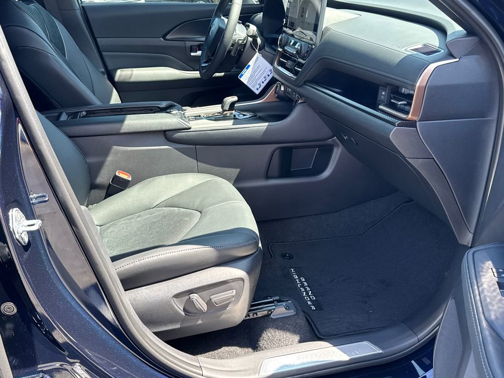 New 2026 Toyota Grand Highlander AWD Hybrid image 13