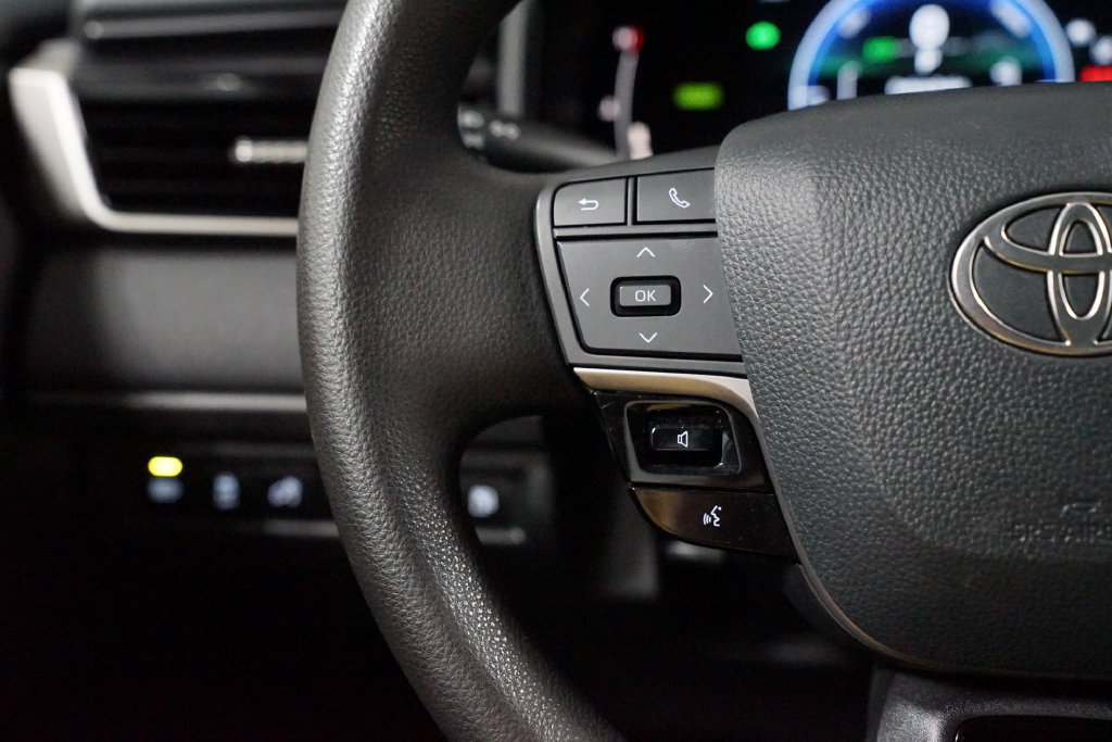 Certified 2025 Toyota Camry LE FWD image 14