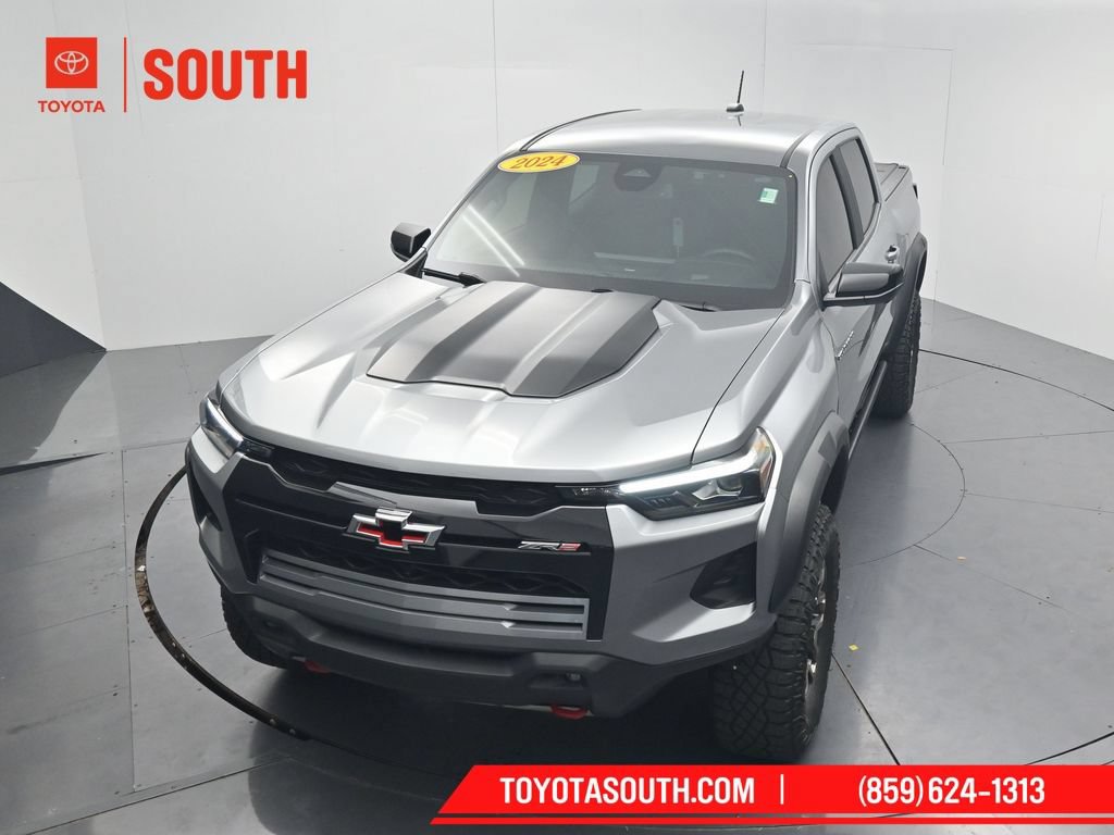 Used 2024 Chevrolet Colorado ZR2 w/ Technology Package AWD/4WD image 57