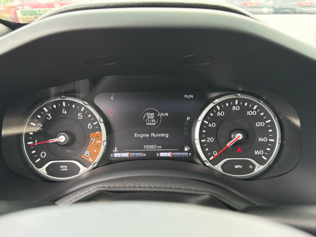 Used 2023 Jeep Renegade Latitude w/ Sun/Sound Group AWD/4WD image 26