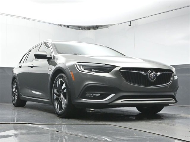 Used 2018 Buick Regal Essence w/ Driver Confidence Package #1 image 35