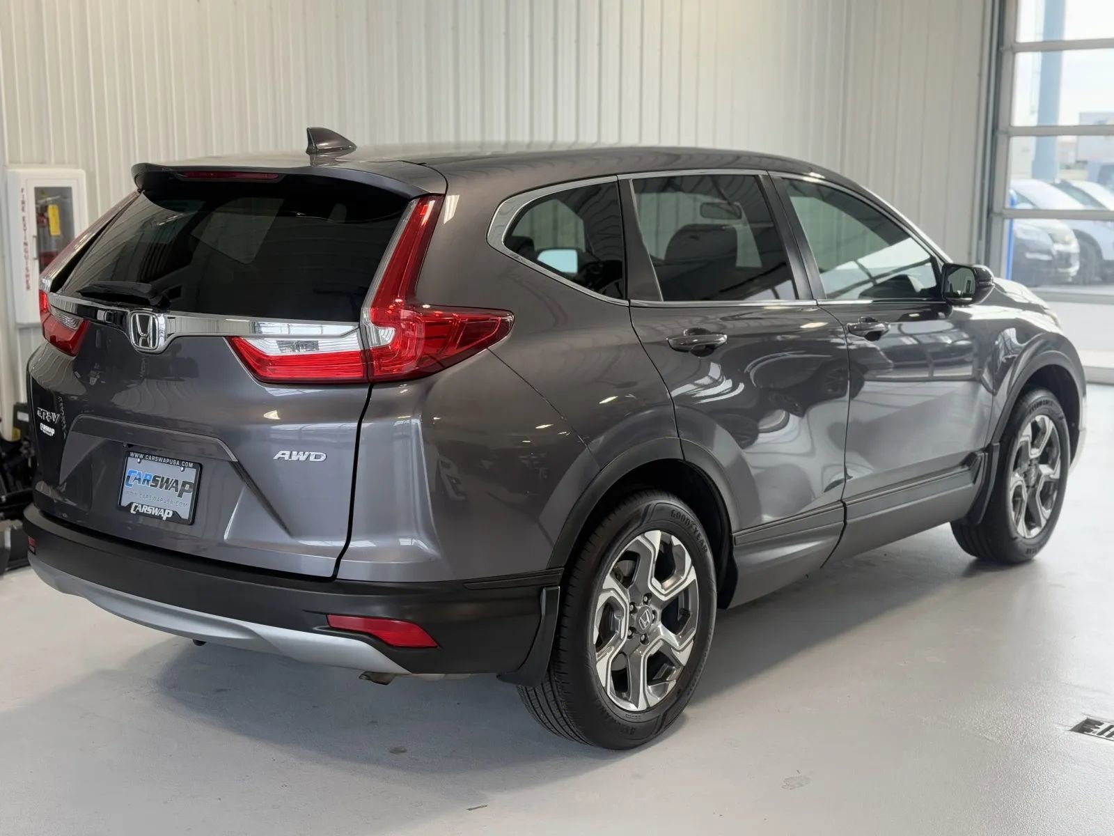 Used 2018 Honda CR-V EX image 3